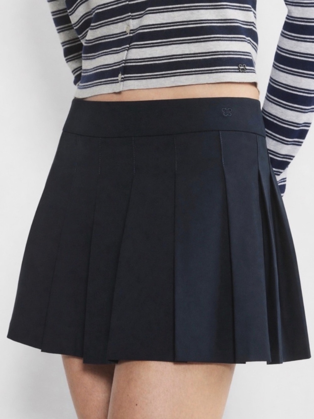Aritzia SUNDAY BEST Olive Black Pleated Mini Skirt Size 6